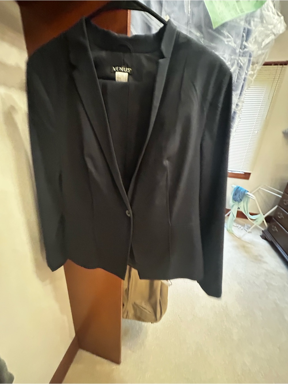 VENUS Black Women's Single-Button Tailored Blazer